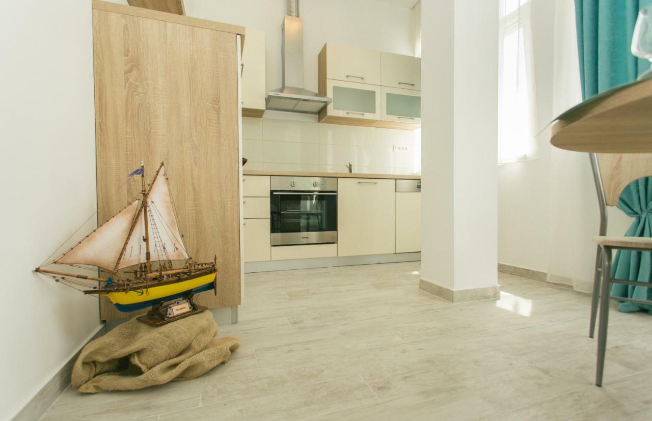 Apartments Kampanel คาชเตลา ภายนอก รูปภาพ