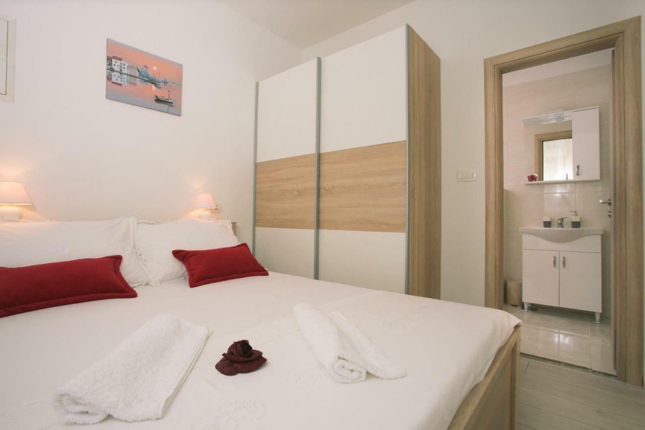 Apartments Kampanel คาชเตลา ภายนอก รูปภาพ