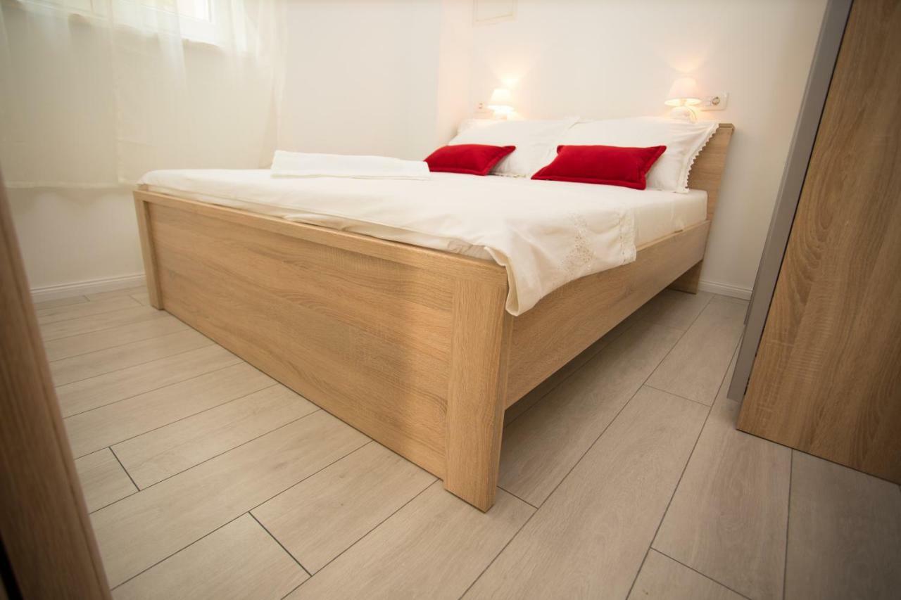 Apartments Kampanel คาชเตลา ภายนอก รูปภาพ
