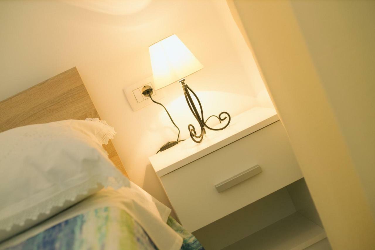 Apartments Kampanel คาชเตลา ภายนอก รูปภาพ