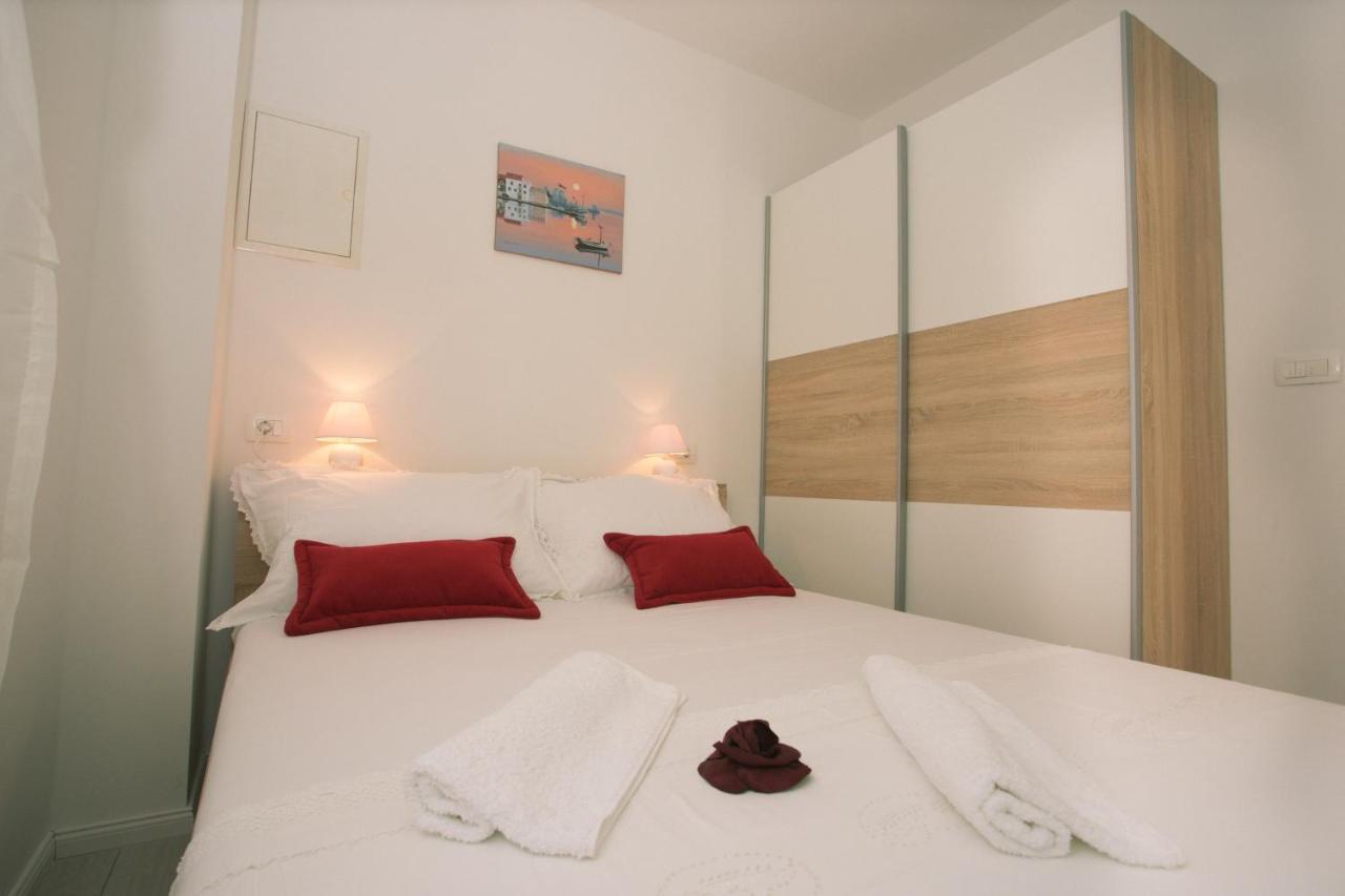 Apartments Kampanel คาชเตลา ภายนอก รูปภาพ