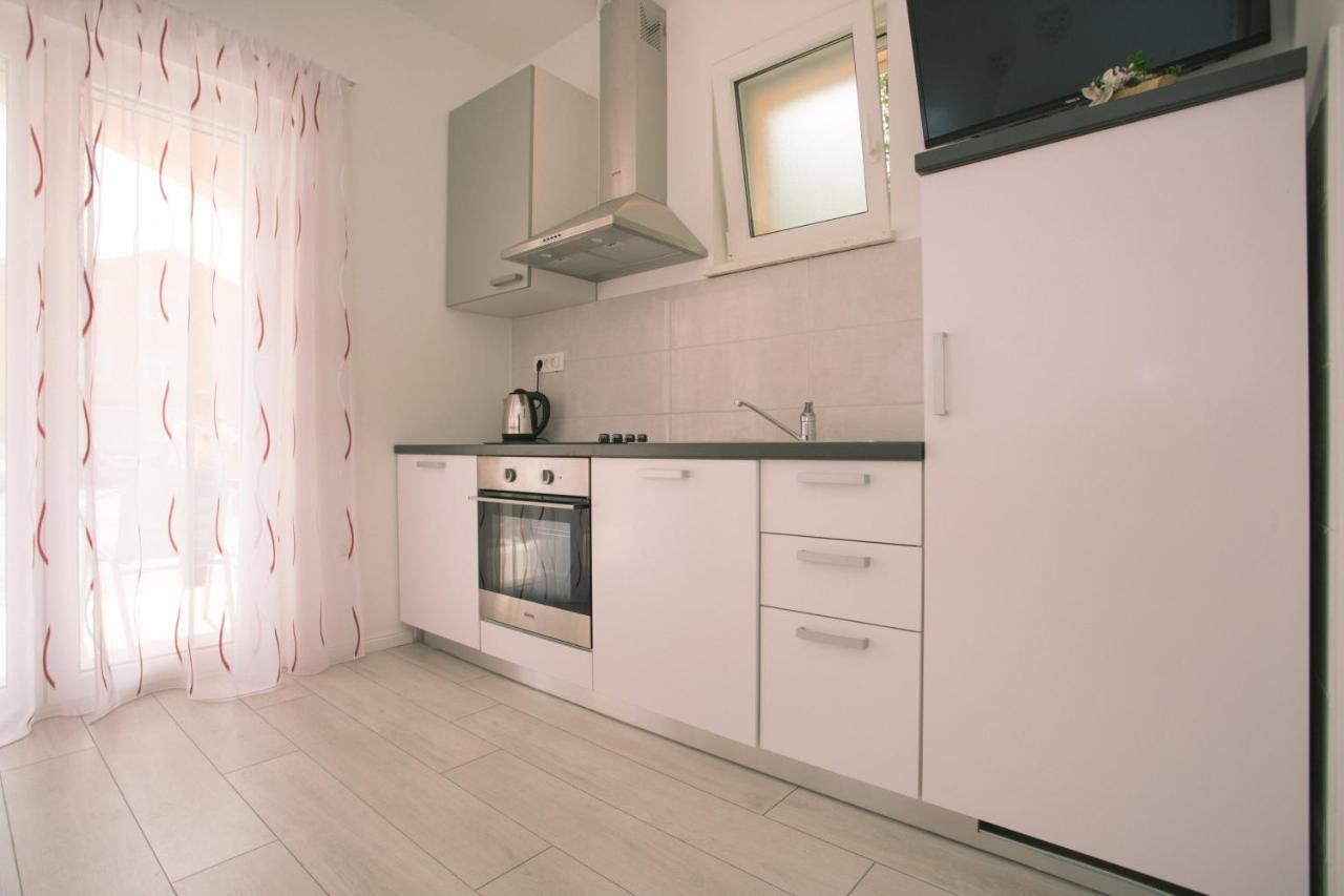 Apartments Kampanel คาชเตลา ภายนอก รูปภาพ